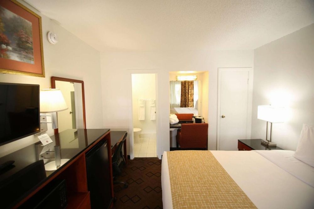 Travelodge by Wyndham Burbank-Glendale