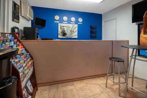 Travelodge by Wyndham Burbank-Glendale Main image